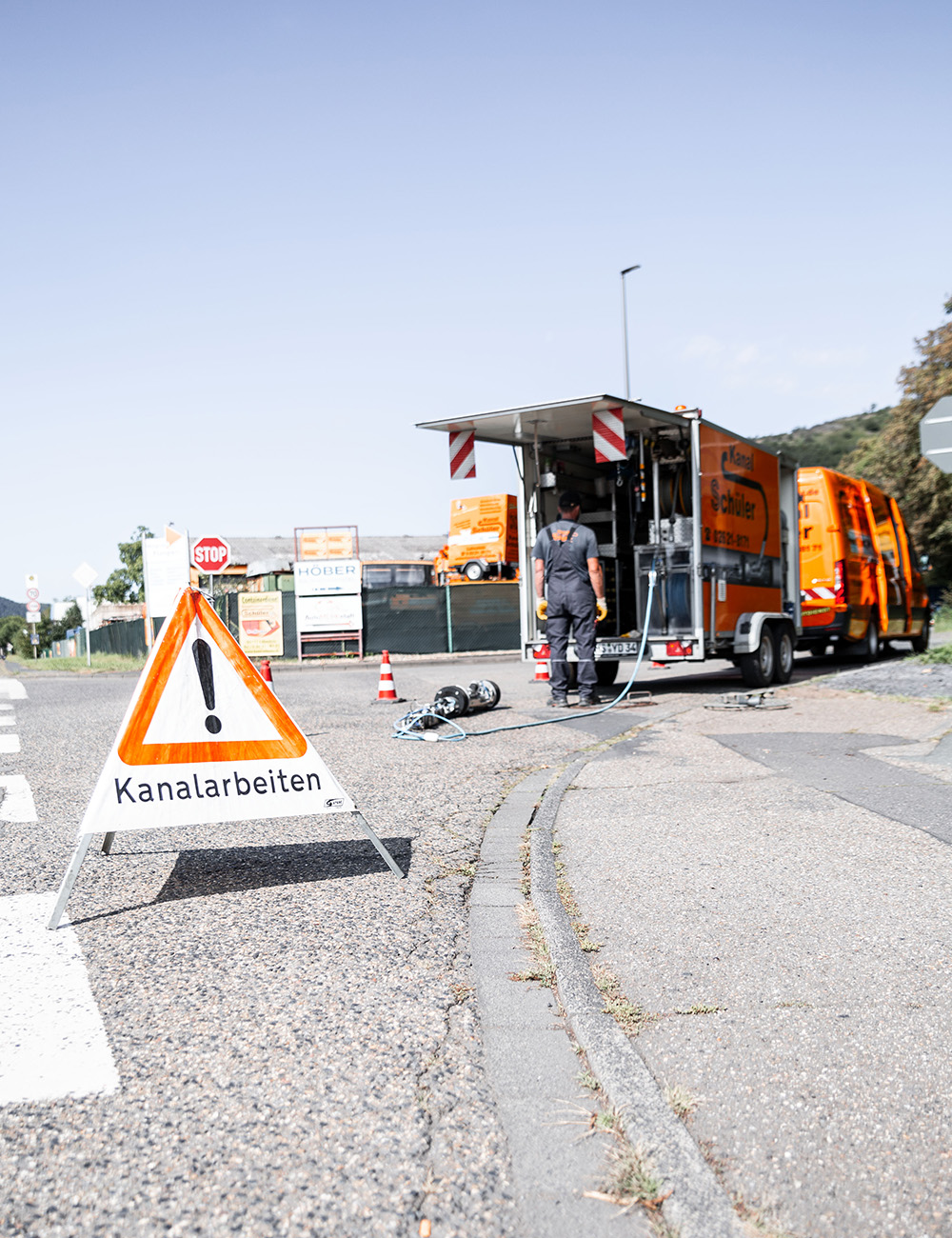 Hinweisschild Kanalarbeiten für Dichtheitsprüfung